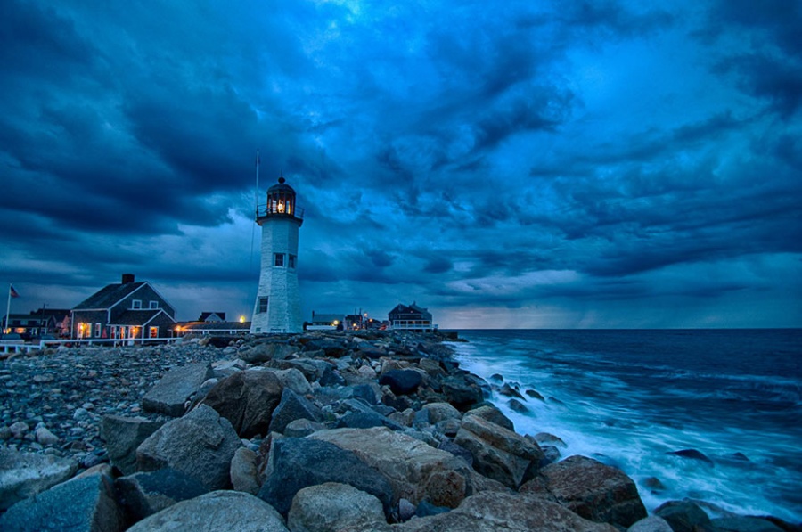 7700660-R3L8T8D-900-amazing-lighthouse-landscape-photography-3