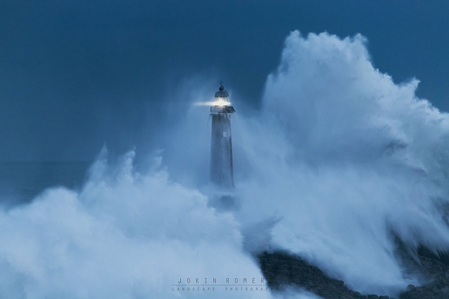 7700760-R3L8T8D-900-amazing-lighthouse-landscape-photography-17