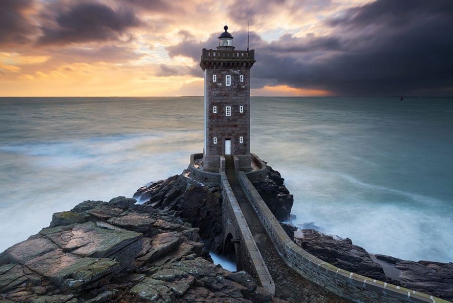 7700810-R3L8T8D-900-amazing-lighthouse-landscape-photography-18