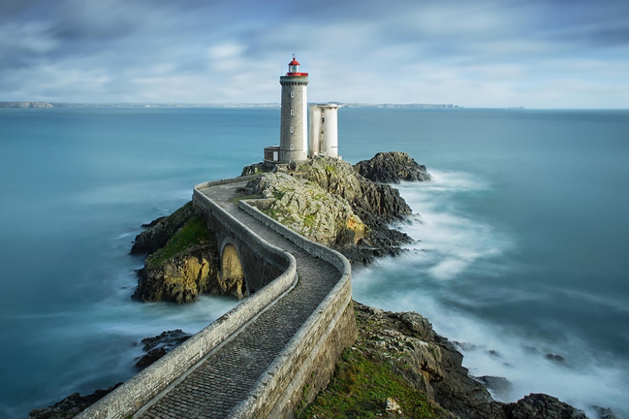 7701760-R3L8T8D-900-amazing-lighthouse-landscape-photography-107