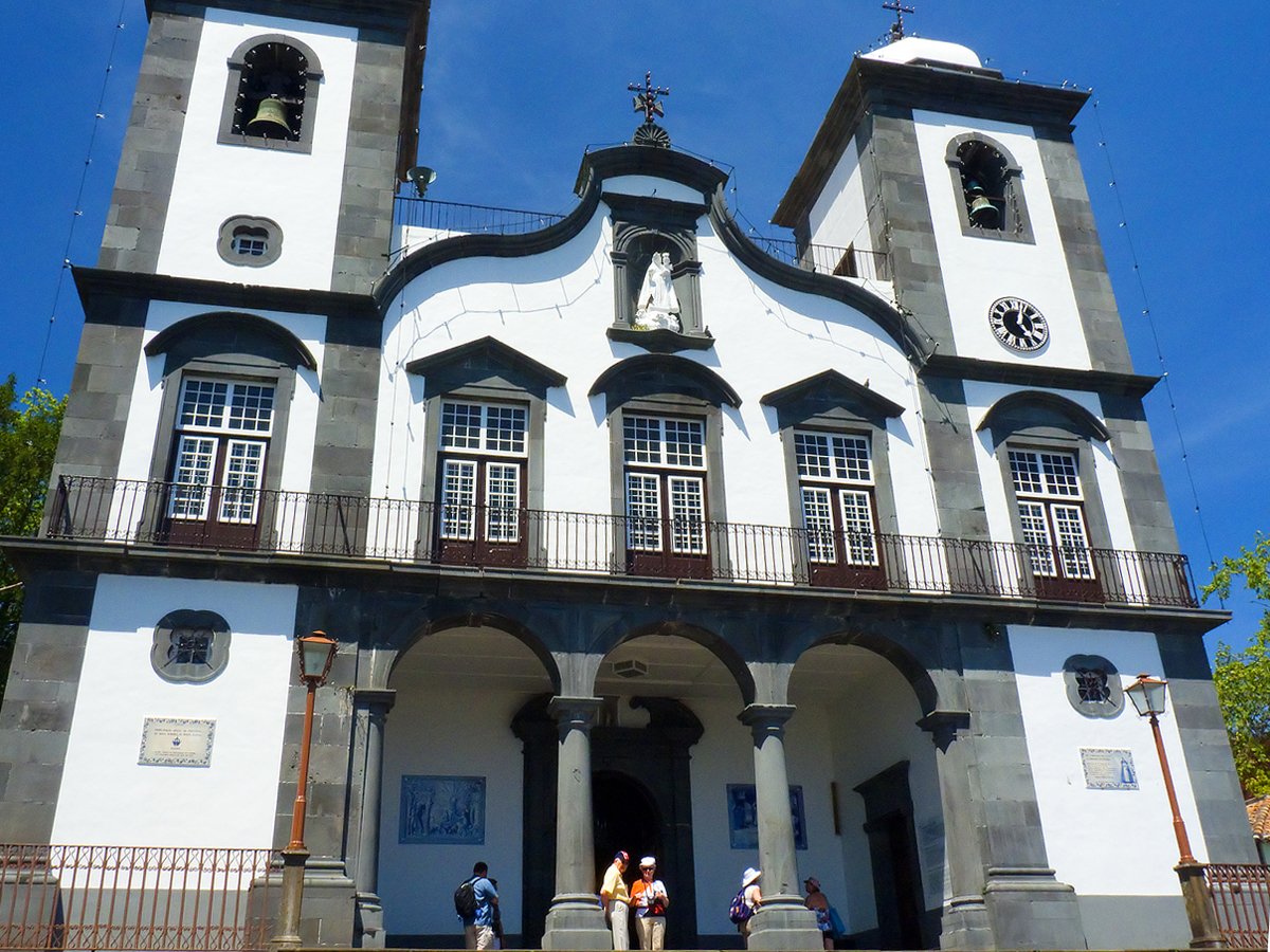 funchal-is-home-to-beautiful-old-churches