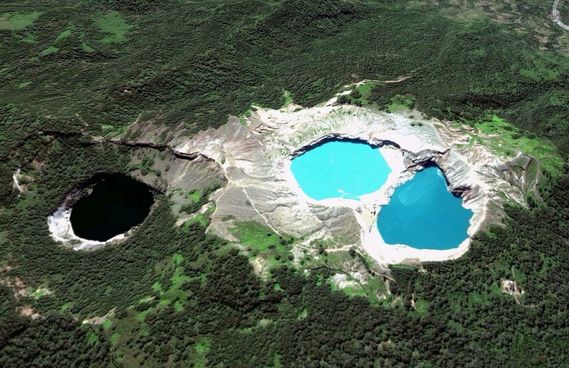 1-Цветные озера вулкана Келимуту