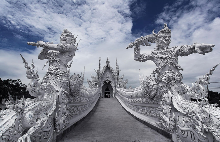 white-temple-thailand-33
