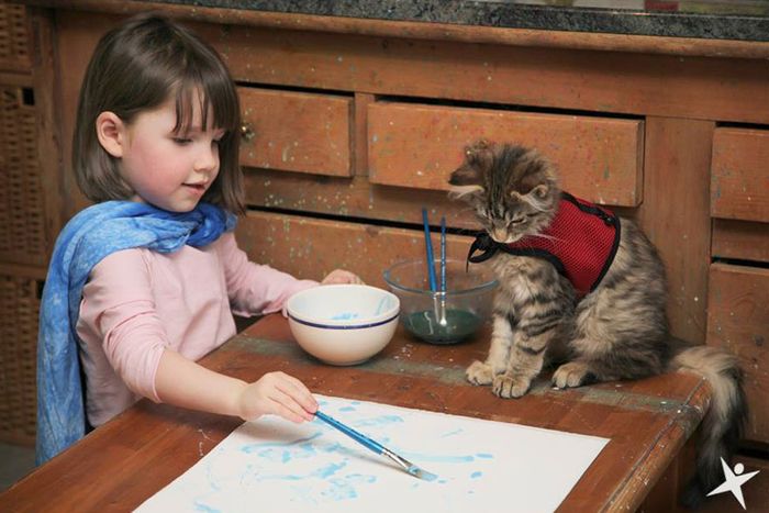 thula-therapy-cat-autistic-artist-iris-grace-27_result